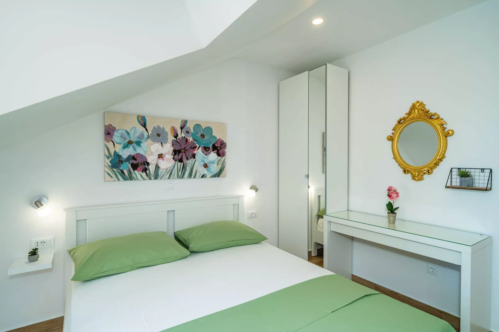 Apartment & Rooms Papa - Premium Double or Twin Room with Balcony and Partial Sea View (Soba 2)-Bedroom