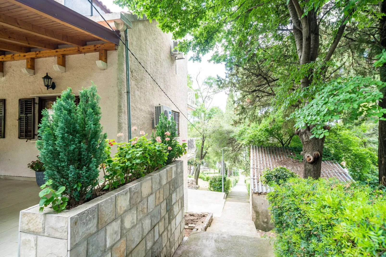 Apartment & Rooms Papa - Premium Double or Twin Room with Balcony and Partial Sea View (Soba 2)-Outdoor