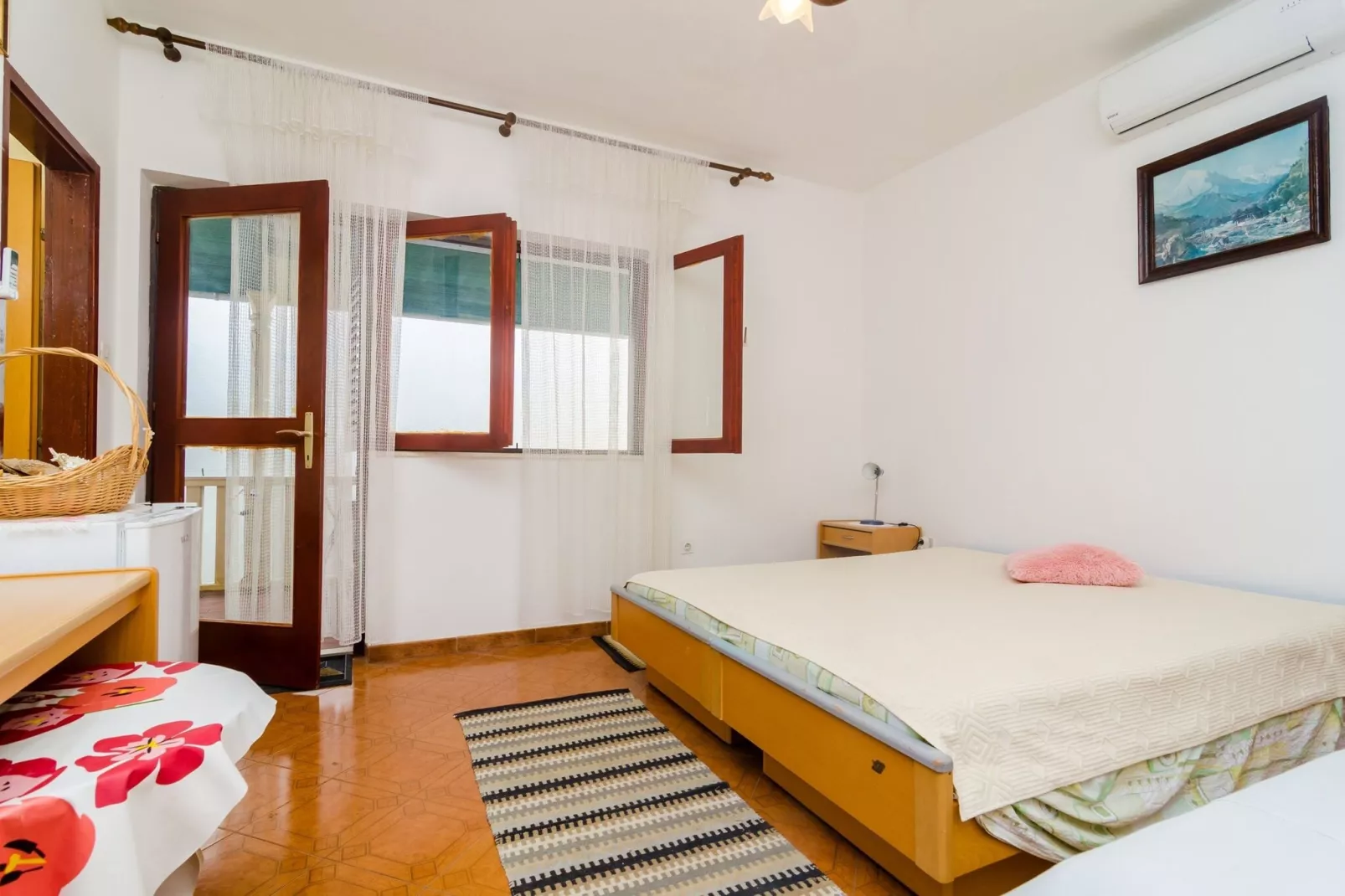 Apartments Rašica Molunat - Triple Room with Patio and Sea View (Soba sa kuhinjom)-Indoor