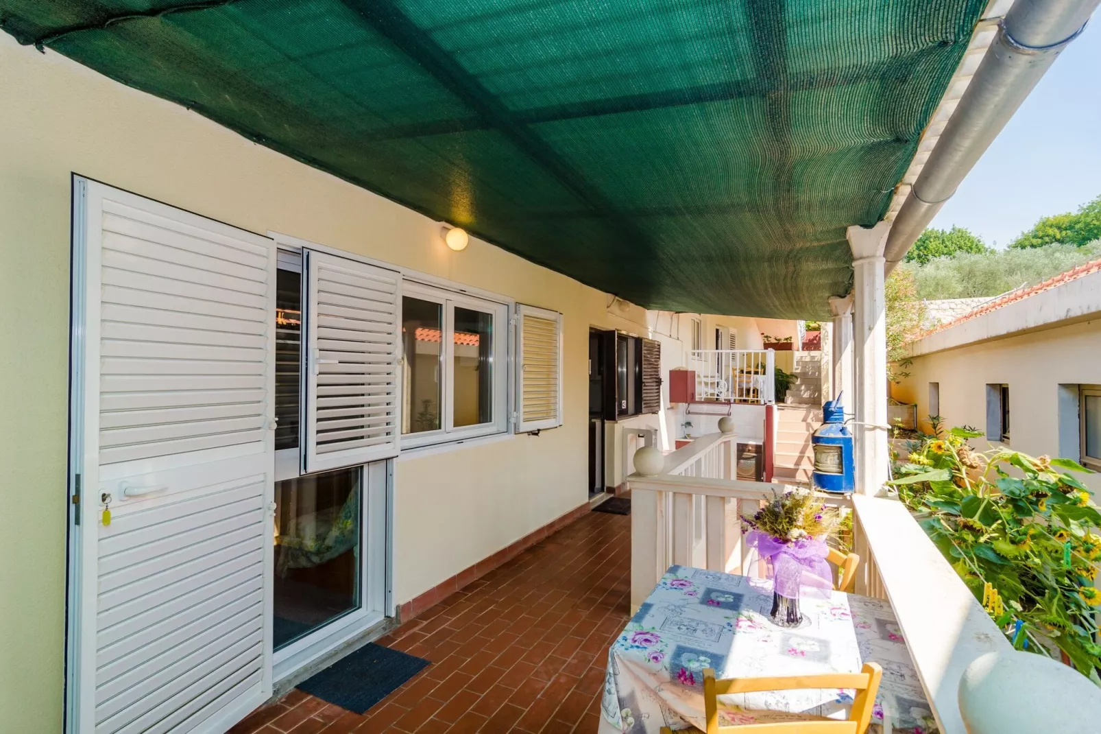 Apartments Rašica Molunat - One Bedroom Apartment with Patio and Sea View (Soba do kamina)-Terrassenbalkon