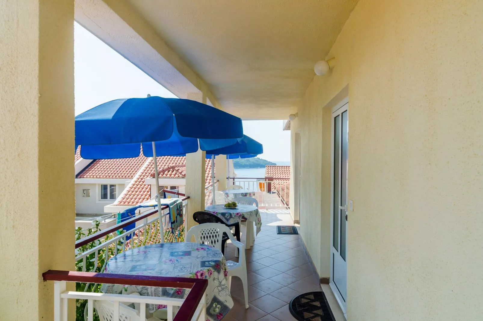 Apartments Rašica Molunat - Basic Studio Apartment with Patio and Side Sea View (Apartment 15)-Terrace balcony