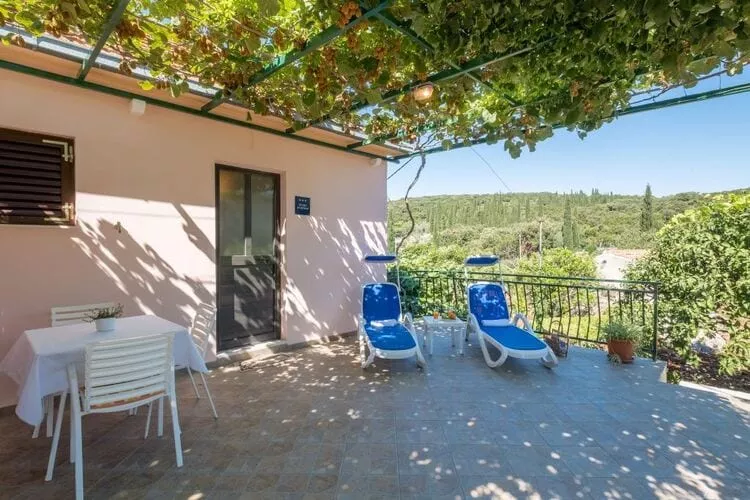 Apartments Saulan - One Bedroom Apartment with Balcony and Garden View (Molunat)-Terrace
