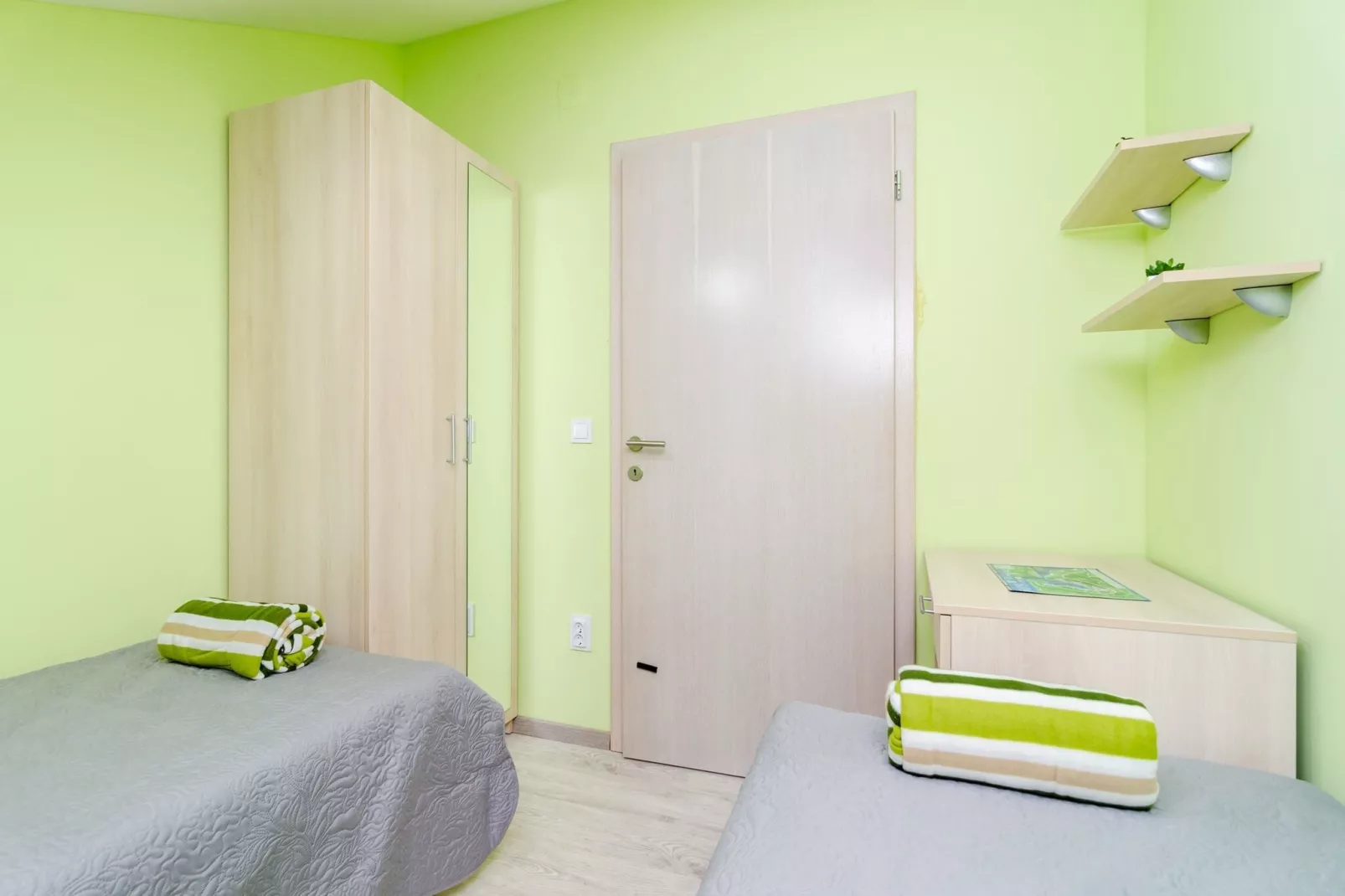 Apartments Donita - Standard Two Bedroom Apartment with Balcony and Sea View-Bedroom