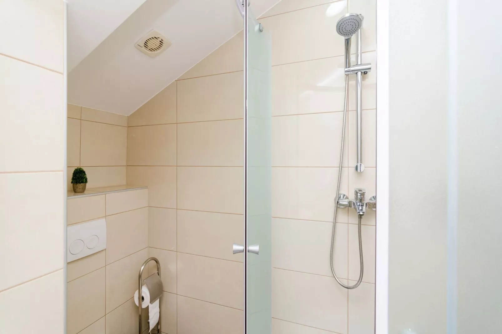 Apartments Donita - Standard Two Bedroom Apartment with Balcony and Sea View-Bathroom