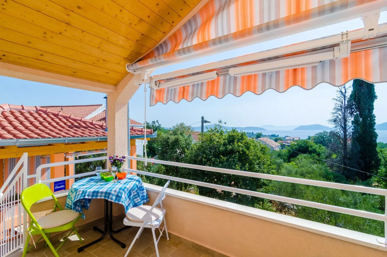 Apartments Donita - Standard Two Bedroom Apartment with Balcony and Sea View-Terrace balcony