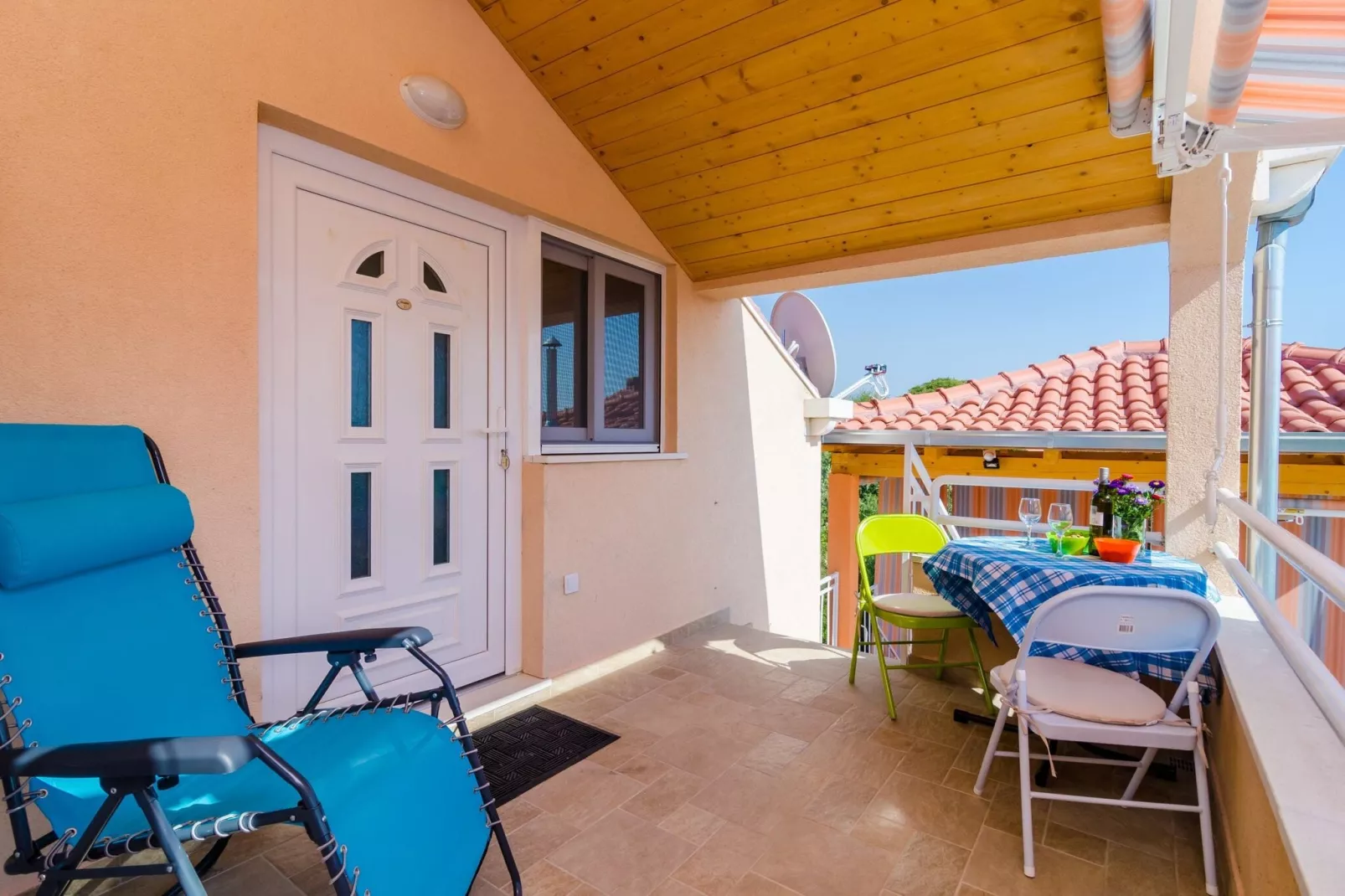 Apartments Donita - Standard Two Bedroom Apartment with Balcony and Sea View-Outdoor
