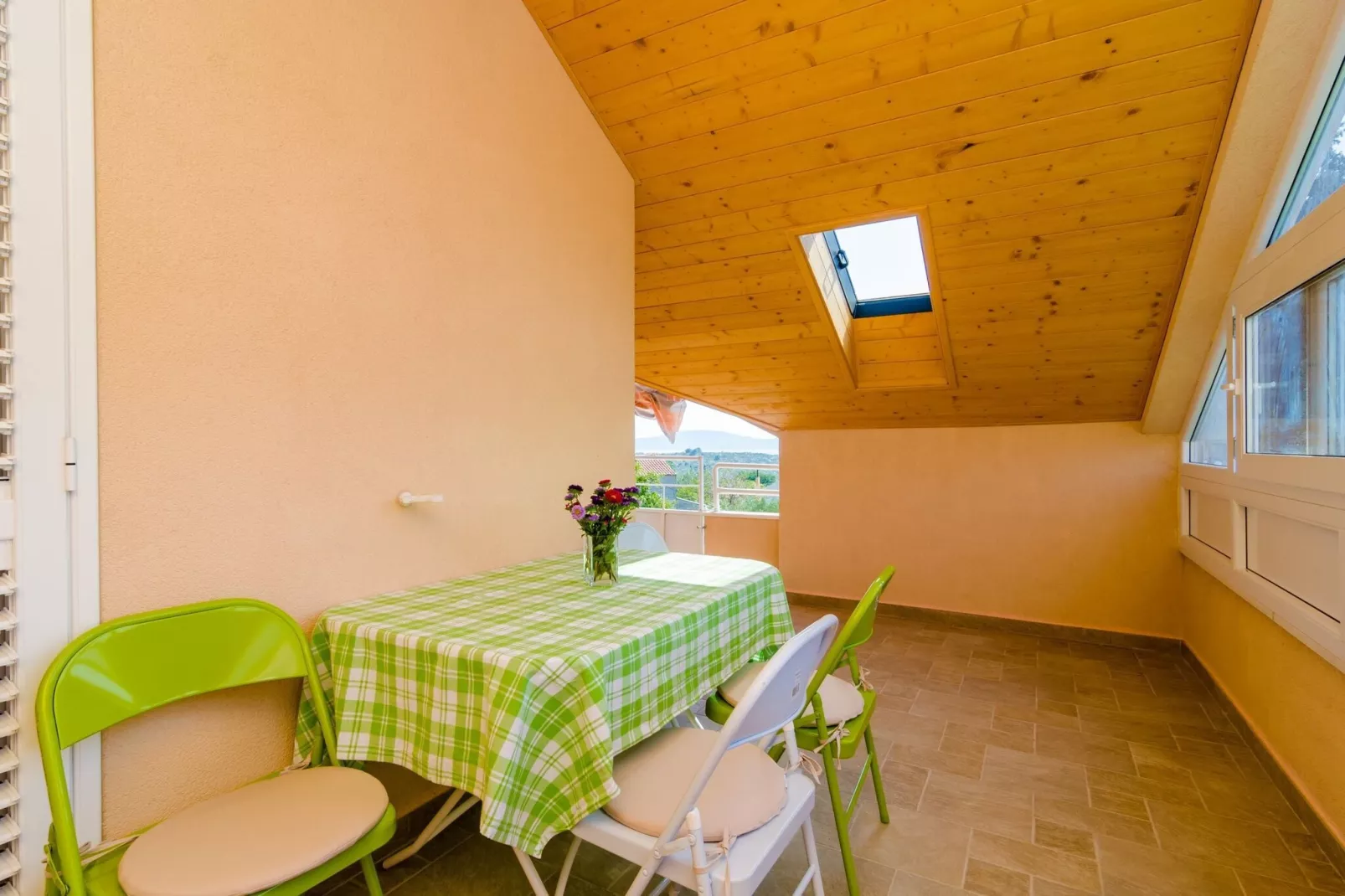 Apartments Donita - Comfort Two Bedroom Apartment with Balcony and Sea View-Dining room