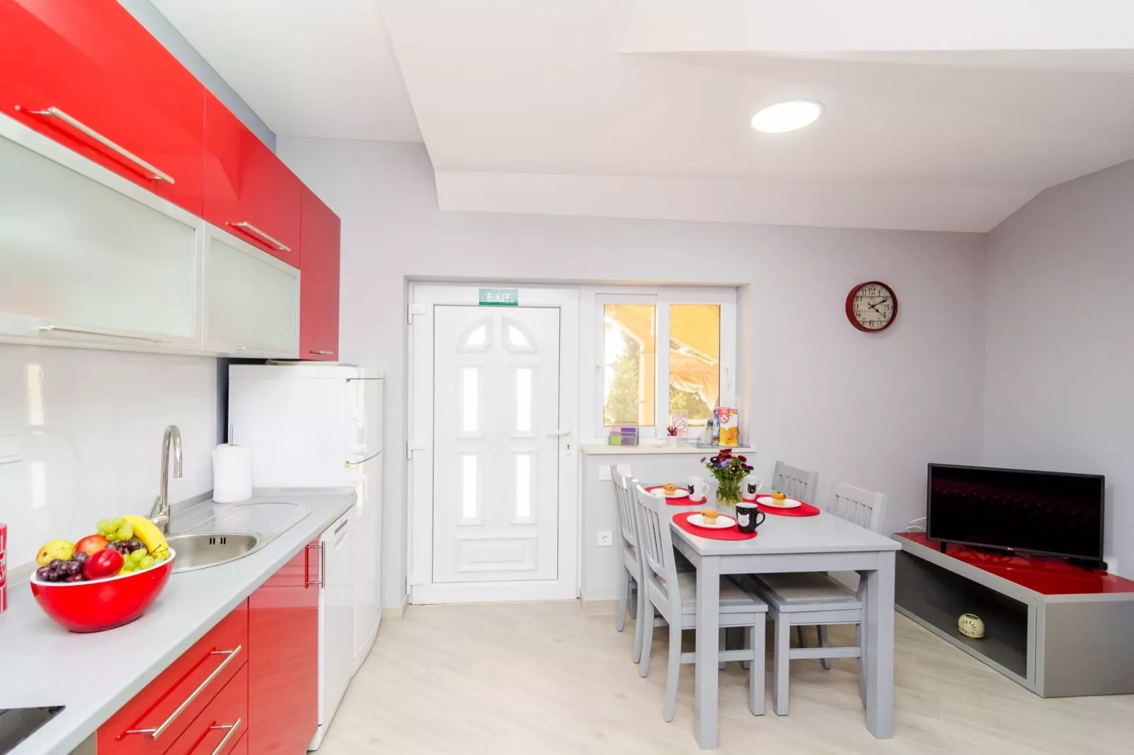 Apartments Donita - Comfort Two Bedroom Apartment with Balcony and Sea View-Kitchen