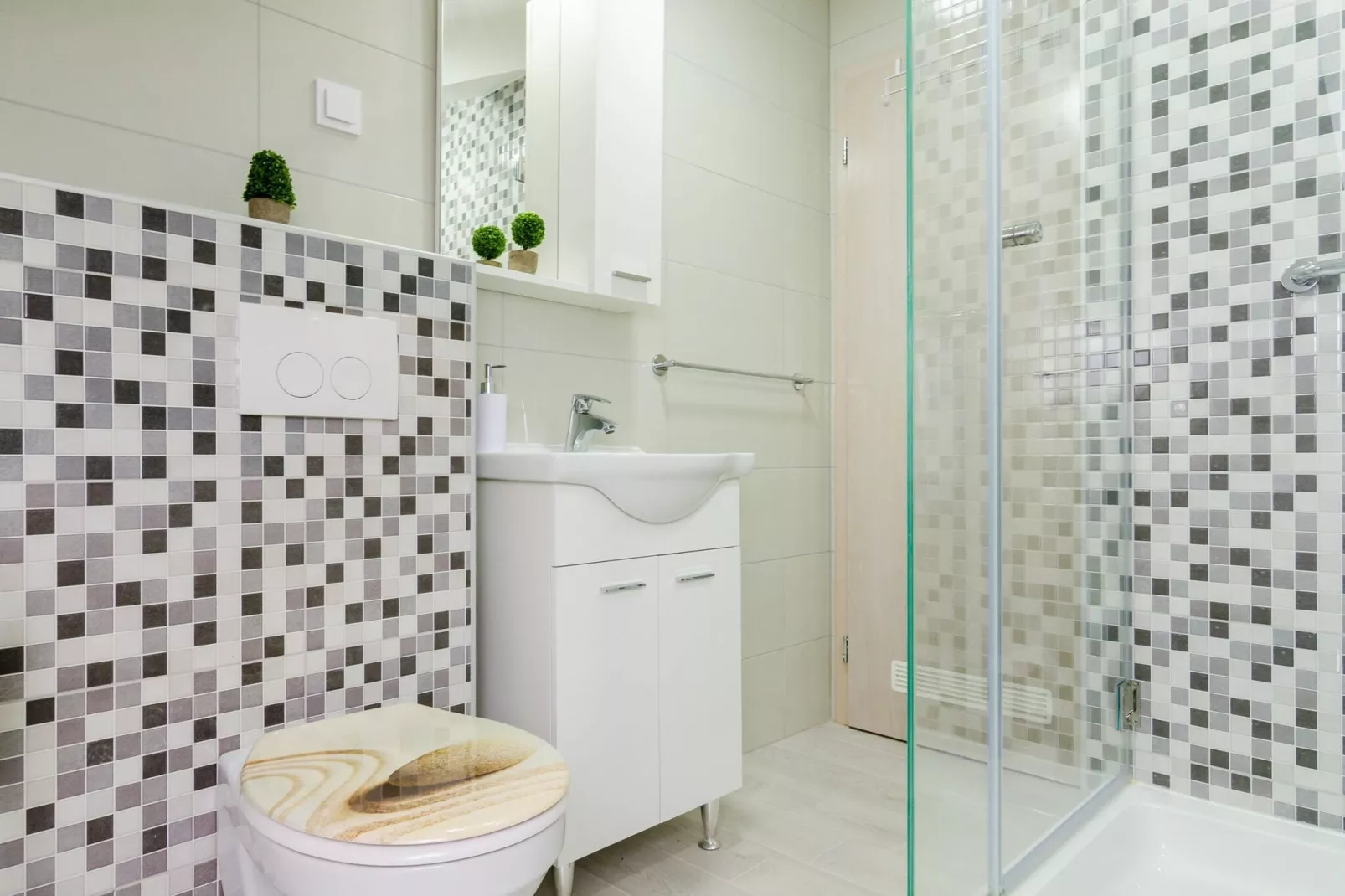 Apartments Donita - Comfort Two Bedroom Apartment with Balcony and Sea View-Bathroom