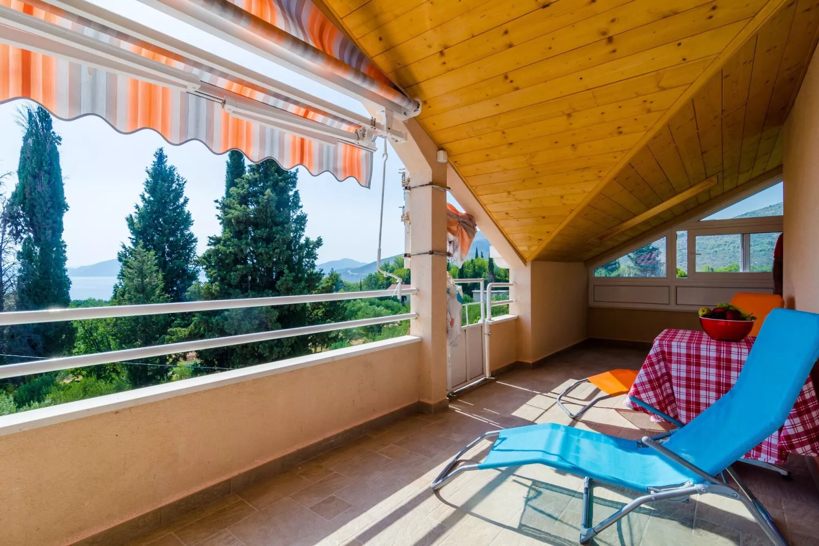 Apartments Donita - Comfort Two Bedroom Apartment with Balcony and Sea View-Terrace balcony