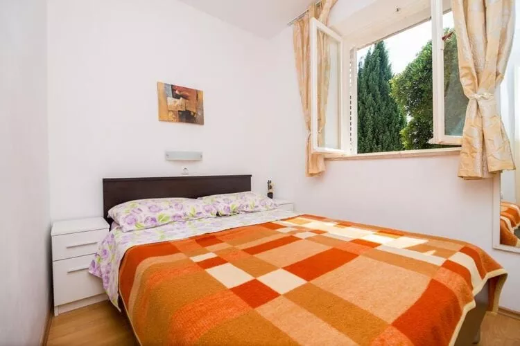 Apartment Charming Arena - One Bedroom Apartment with Terrace and Sea View-Schlafzimmer