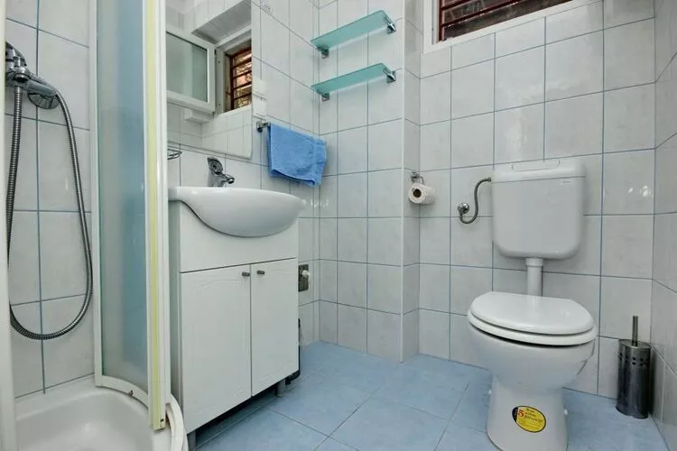 Apartment Charming Arena - One Bedroom Apartment with Terrace and Sea View-Badezimmer