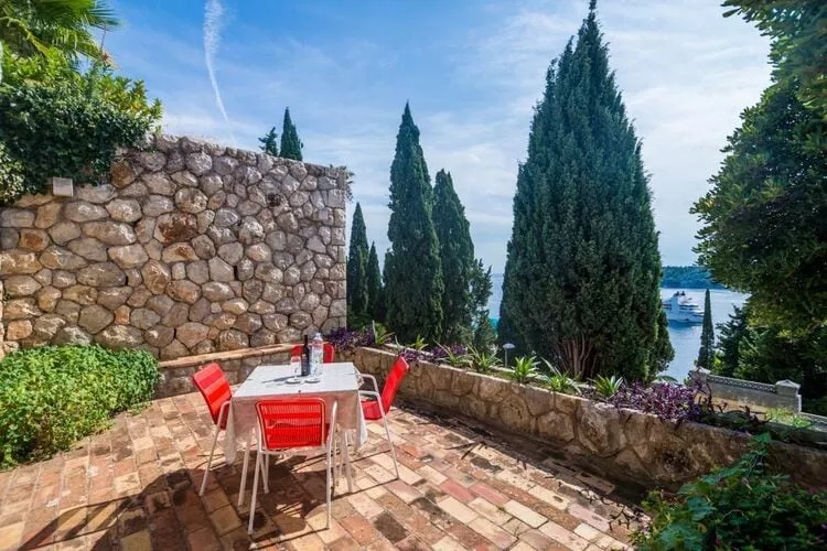 Apartment Charming Arena - One Bedroom Apartment with Terrace and Sea View-Terrasse