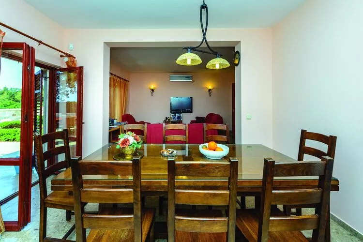 Villa Anka - Five-Bedroom Villa with Terrace and Swimming Pool-Salle à manger