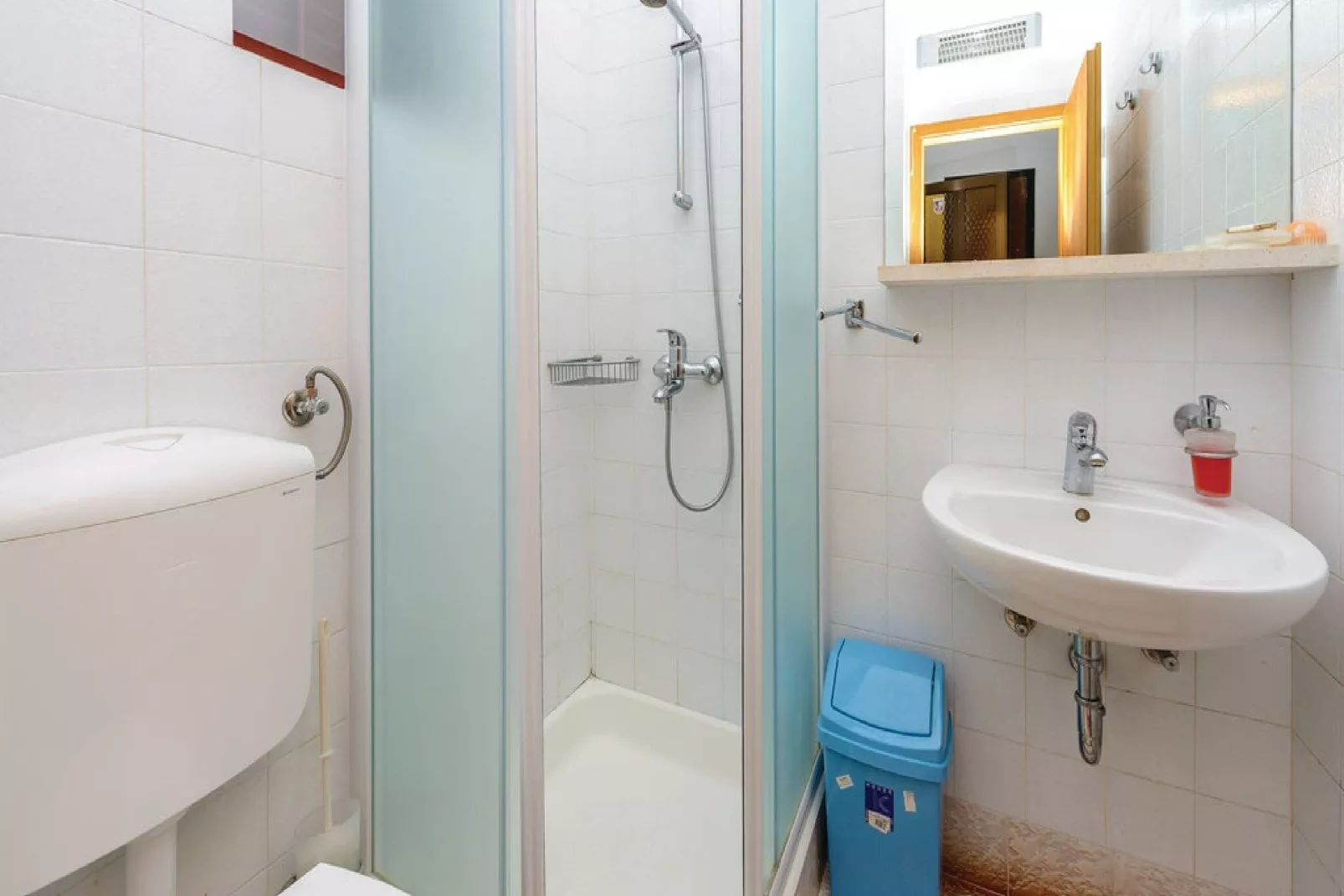 Villa Anka - Five-Bedroom Villa with Terrace and Swimming Pool-Salle de bain