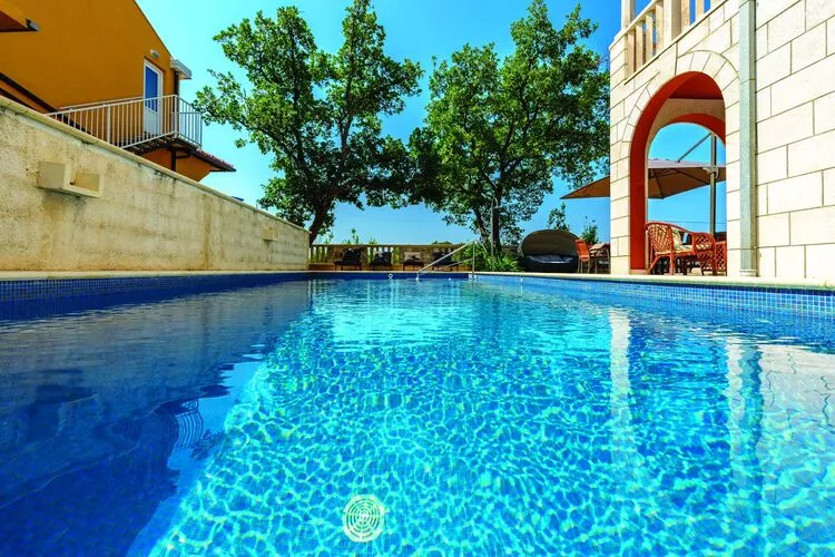 Villa Anka - Five-Bedroom Villa with Terrace and Swimming Pool-Piscine