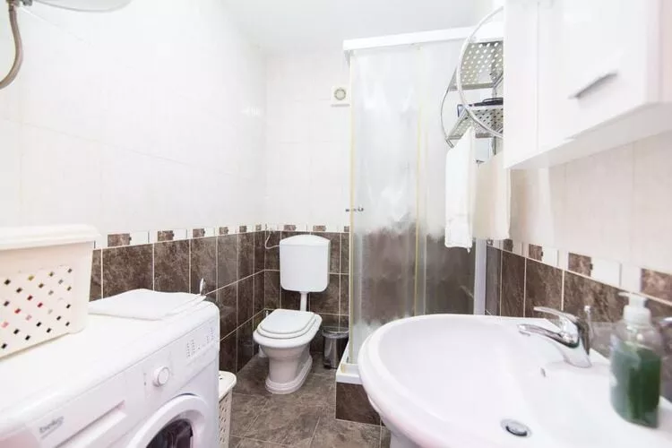 Apartment Budimir - Two Bedroom Apartment with Balcony-Bathroom