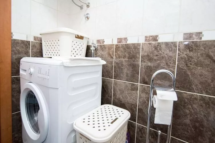 Apartment Budimir - Two Bedroom Apartment with Balcony-Bathroom