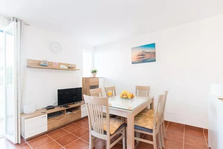 Apartment Budimir - Two Bedroom Apartment with Balcony-Indoor
