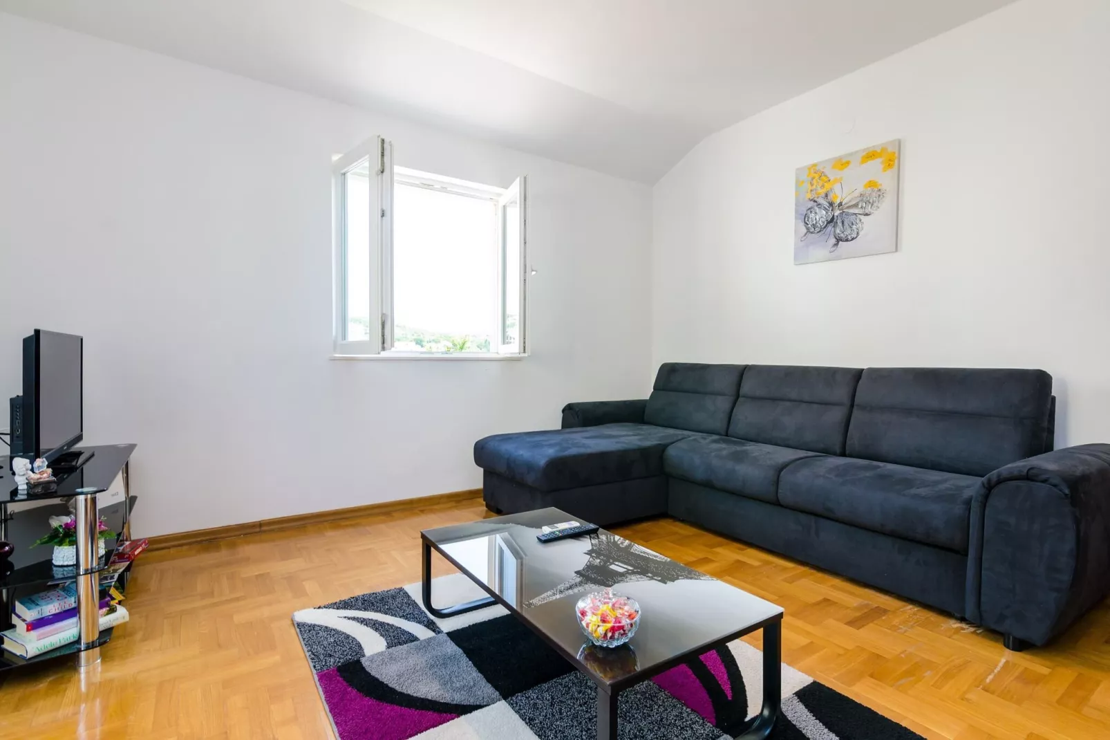 Ana Apartment - One Bedroom Apartment with Balcony-Living room