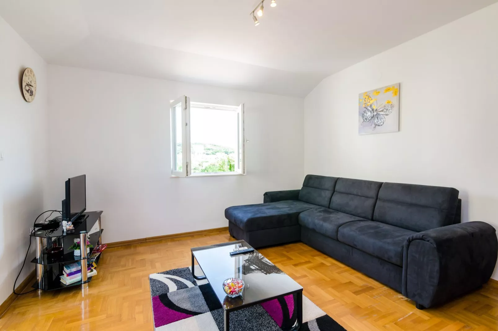 Ana Apartment - One Bedroom Apartment with Balcony-Living room
