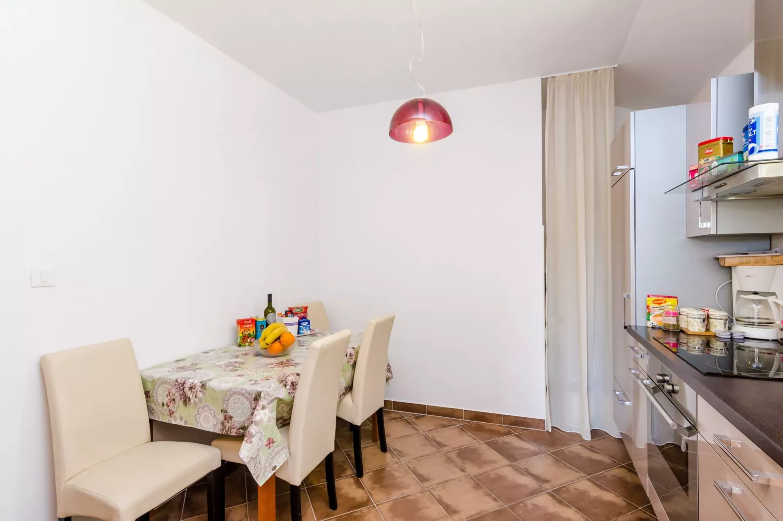 Ana Apartment - One Bedroom Apartment with Balcony-Dining room