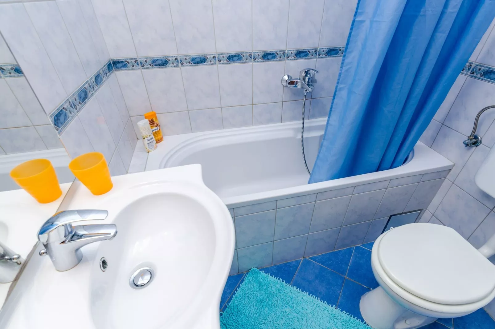 Ana Apartment - One Bedroom Apartment with Balcony-Bathroom