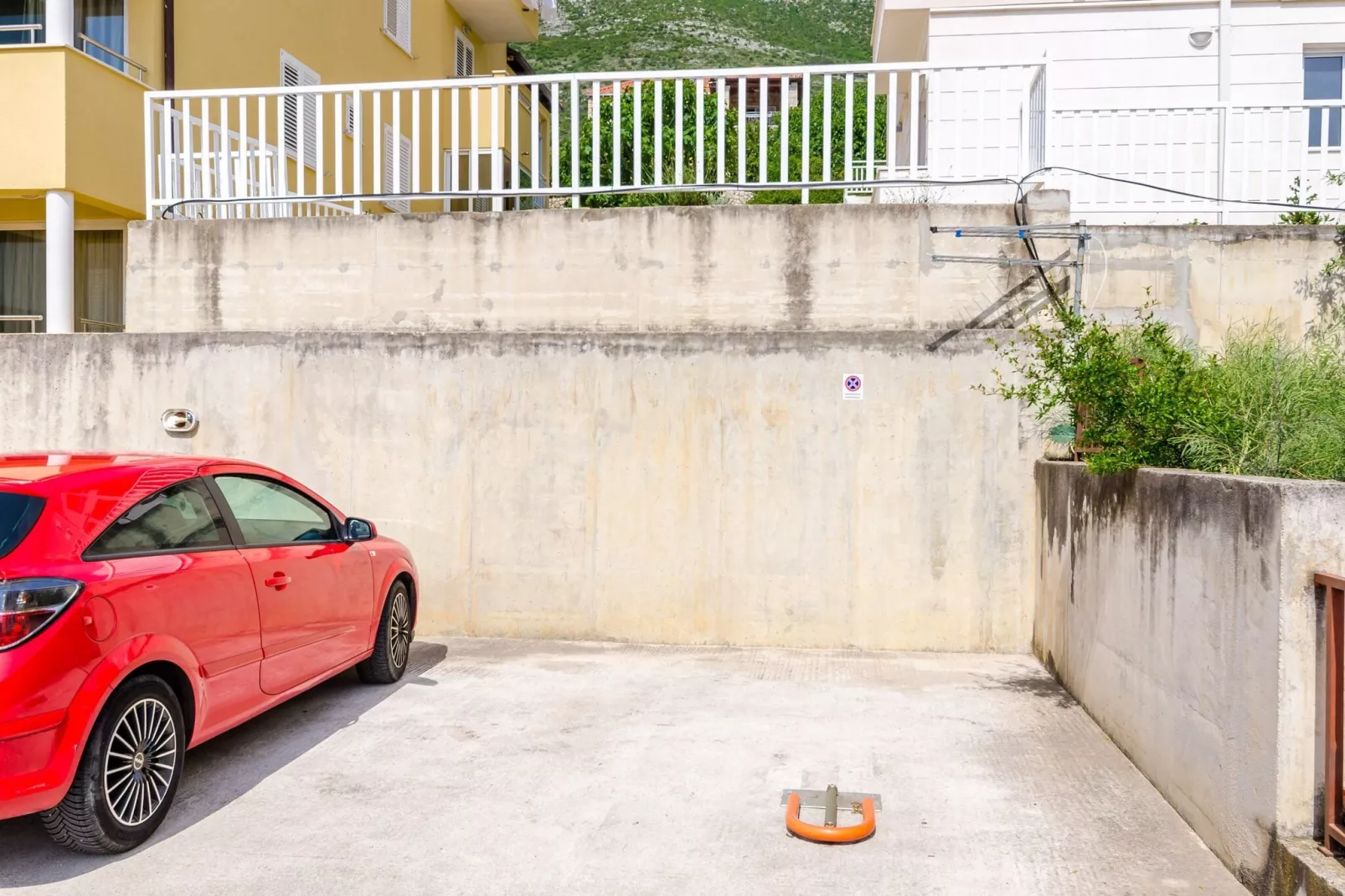 Ana Apartment - One Bedroom Apartment with Balcony-Outdoor