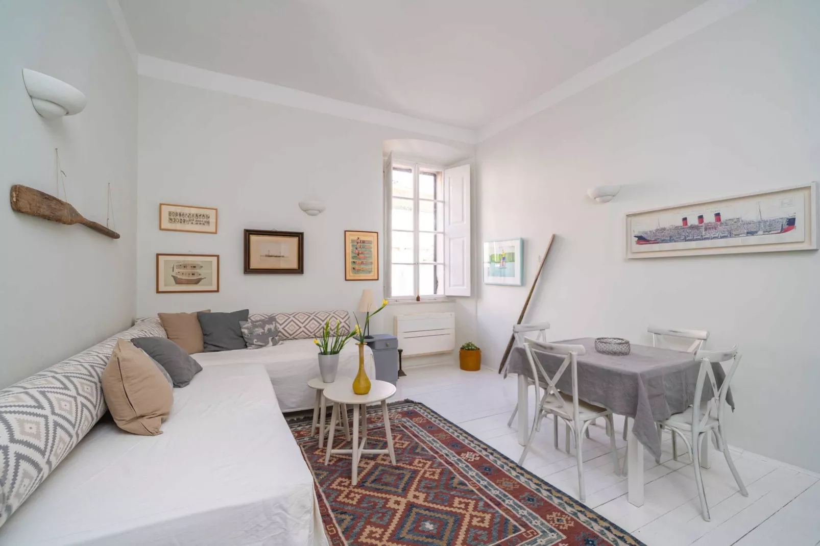 Apartment Ranieri - One Bedroom Apartment with City View-Living room