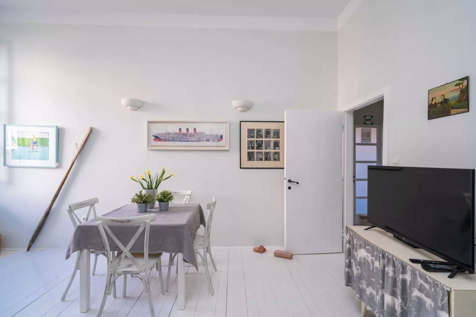 Apartment Ranieri - One Bedroom Apartment with City View-Living room