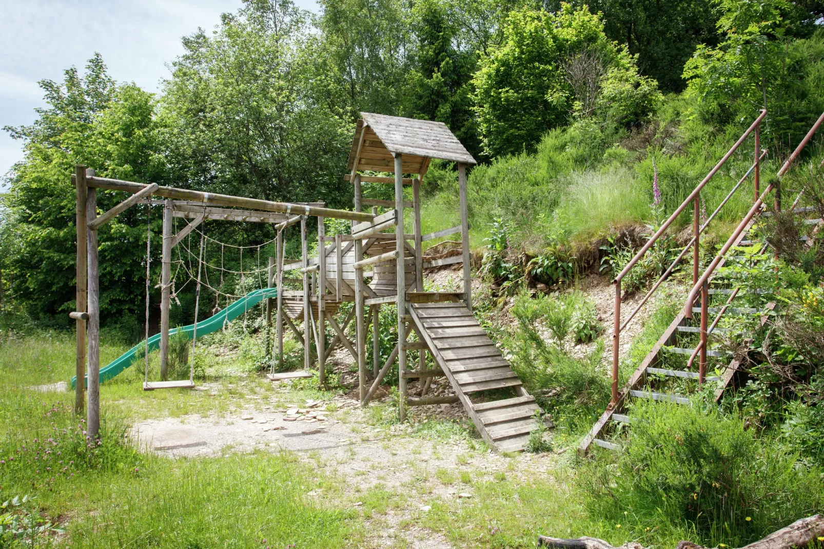 La Fosse Coin Tranquille-Gardens summer