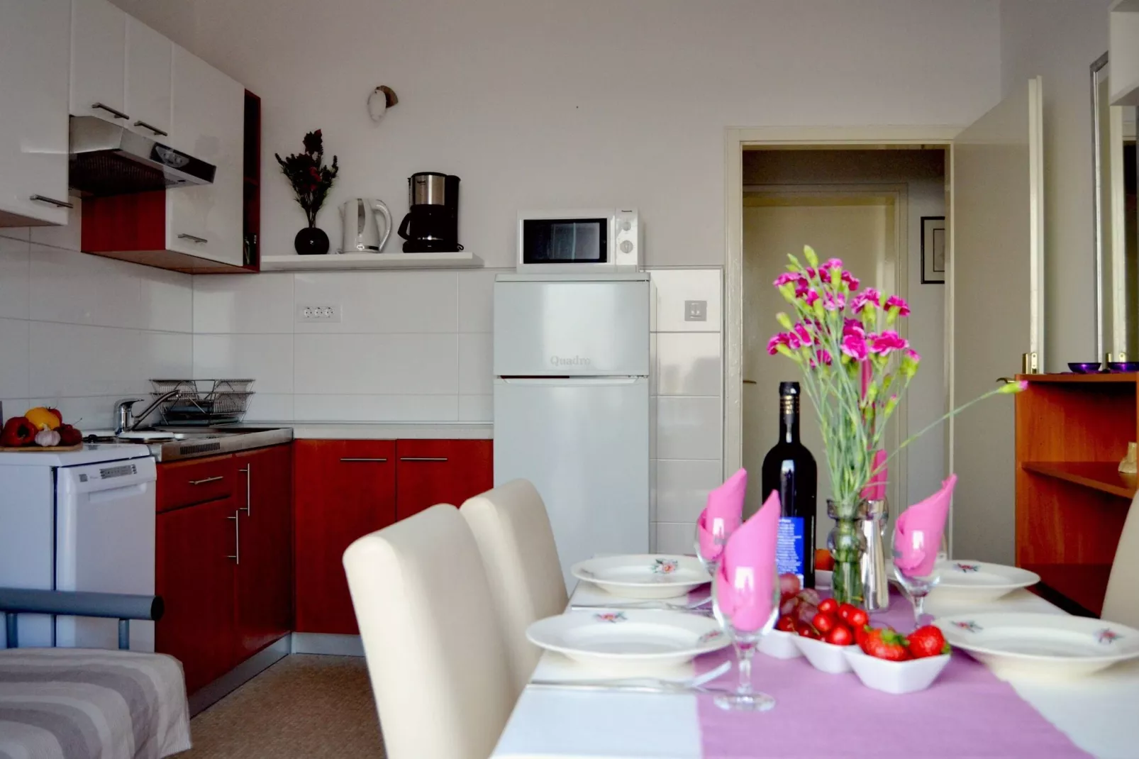 Apartments Lina - Three Bedroom Apartment with Two Balconies and Sea View (A2)-Dining room