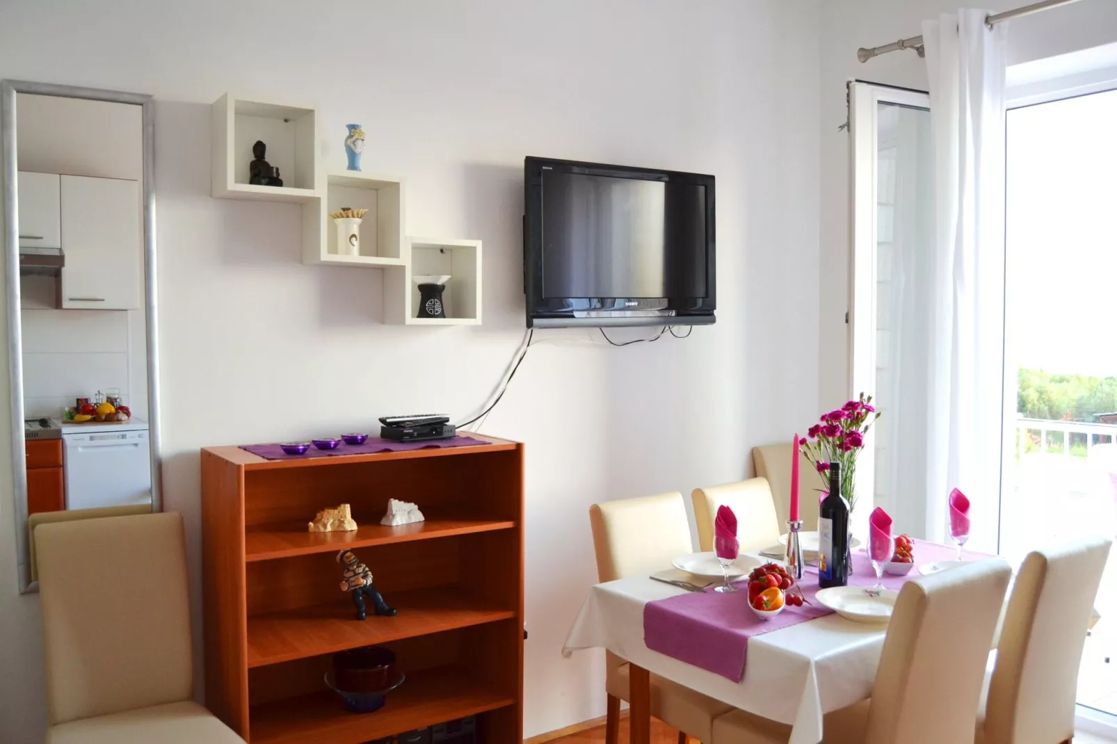 Apartments Lina - Three Bedroom Apartment with Two Balconies and Sea View (A2)-Dining room