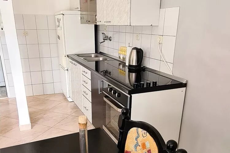 Holiday Home Gea - Three Bedroom Holiday Home with Terrace and Partial Sea View-Kitchen