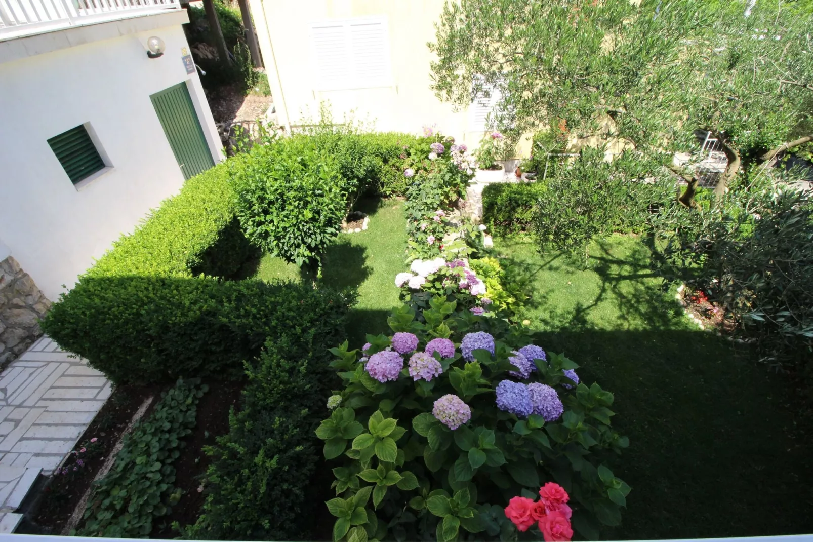Holiday Home Gea - Three Bedroom Holiday Home with Terrace and Partial Sea View-Gardens summer