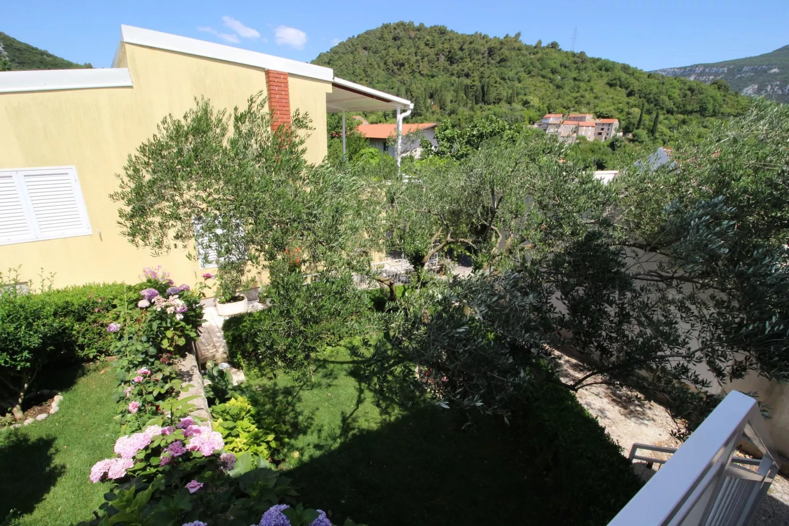 Holiday Home Gea - Three Bedroom Holiday Home with Terrace and Partial Sea View-Outdoor