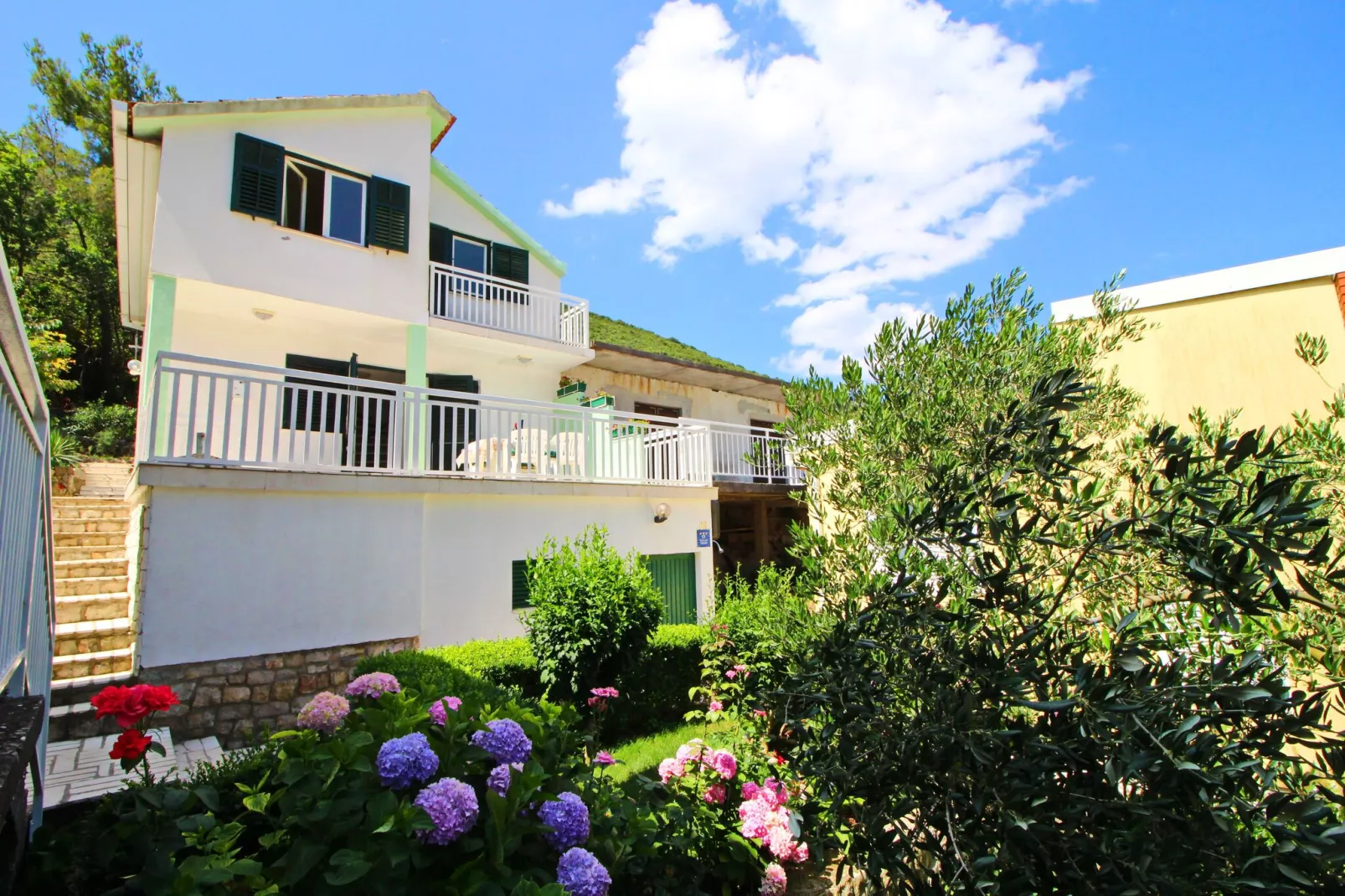 Holiday Home Gea - Three Bedroom Holiday Home with Terrace and Partial Sea View-Outdoor