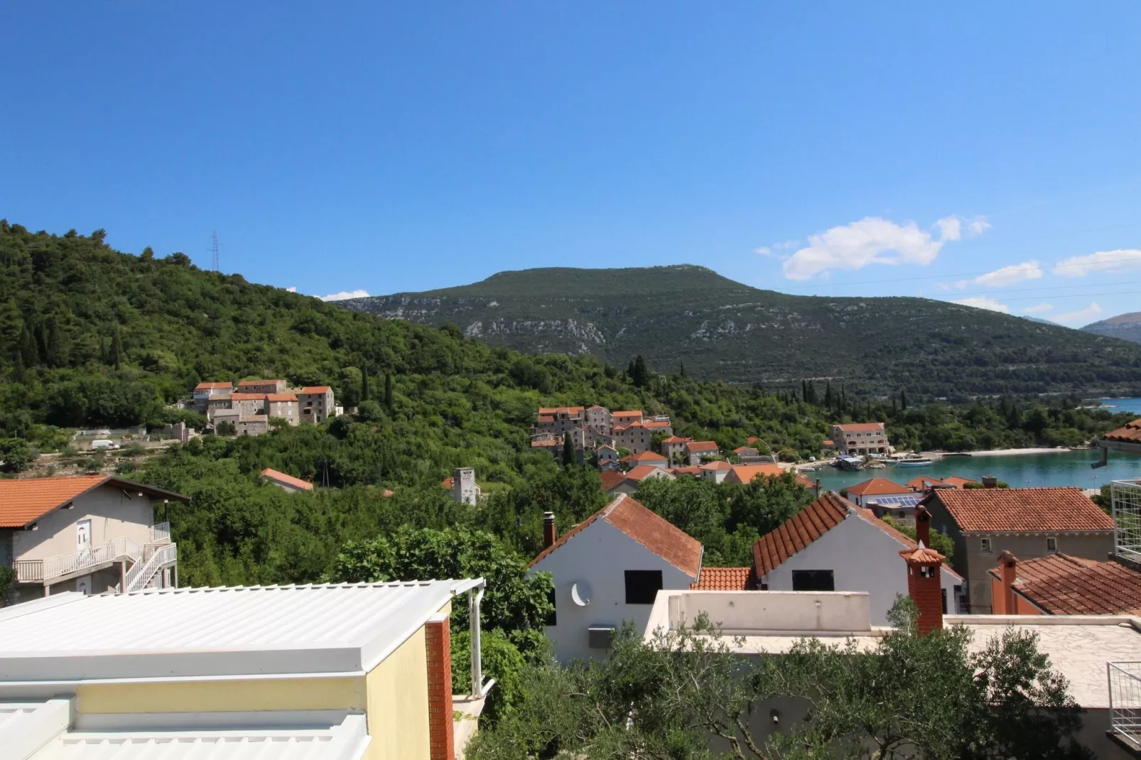 Holiday Home Gea - Three Bedroom Holiday Home with Terrace and Partial Sea View-View