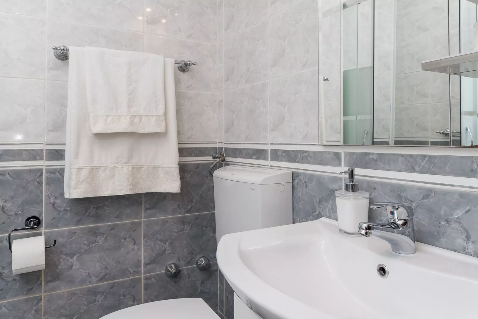 Apartment Merivo - Apartment with Sea View-Bathroom