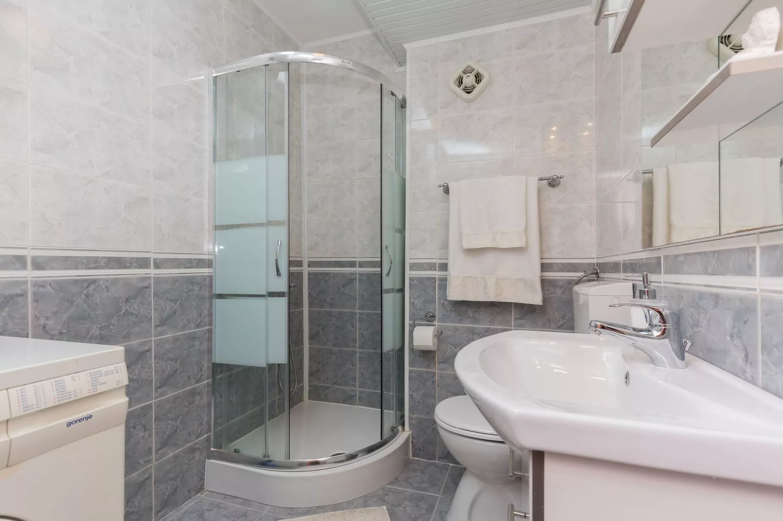 Apartment Merivo - Apartment with Sea View-Bathroom