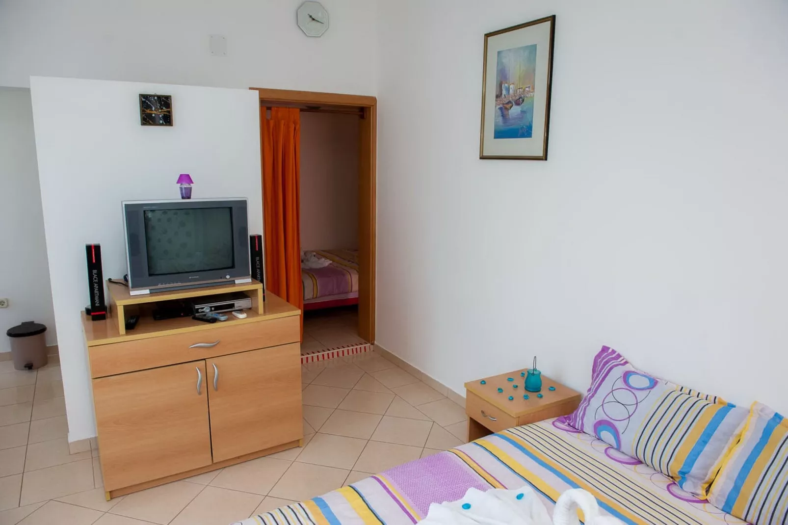 Apartments Tiho  & Jelena - Studio Apartment with Balcony and Sea View (Fureal)-Living room