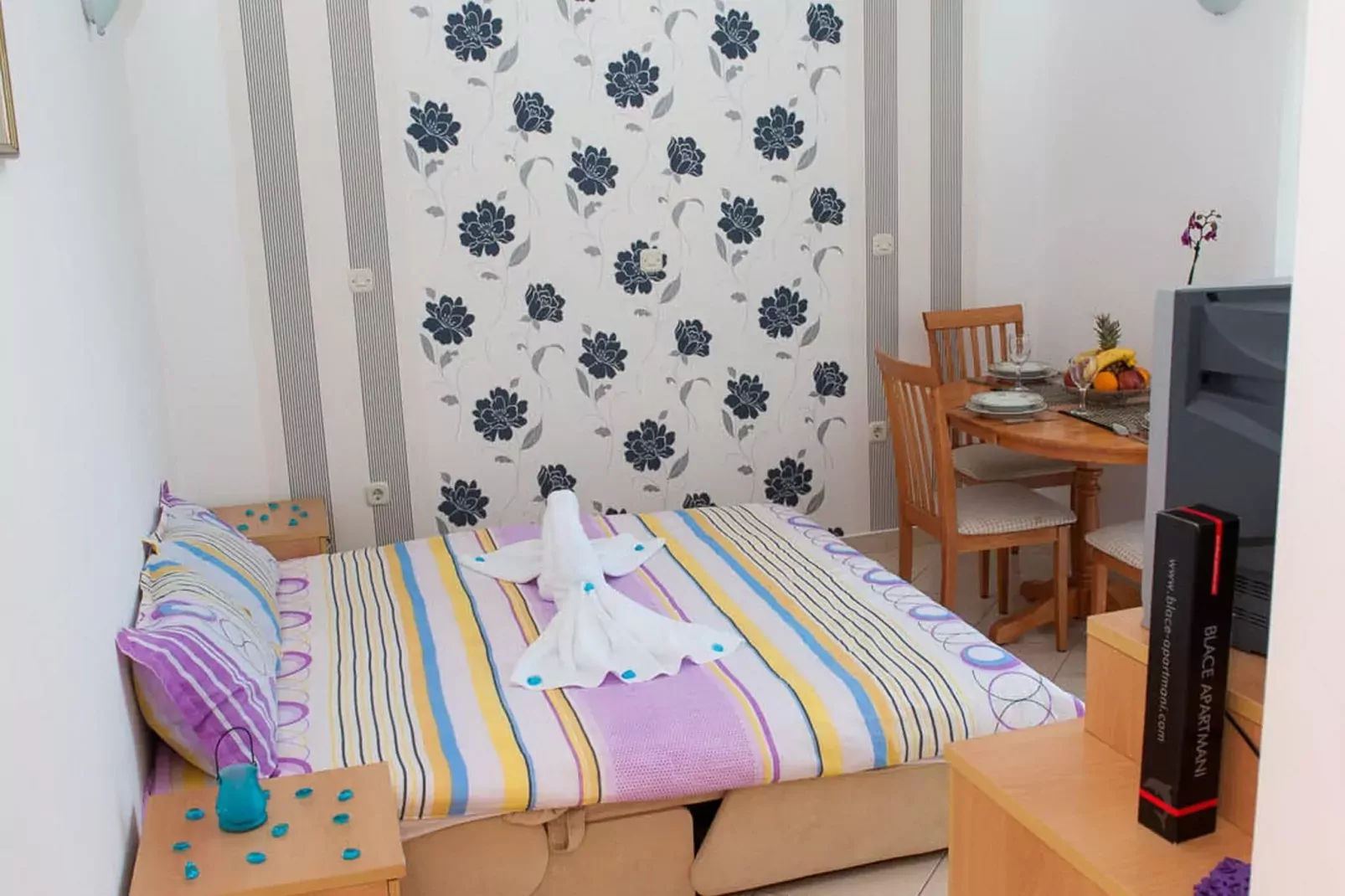 Apartments Tiho  & Jelena - Studio Apartment with Balcony and Sea View (Fureal)-Living room
