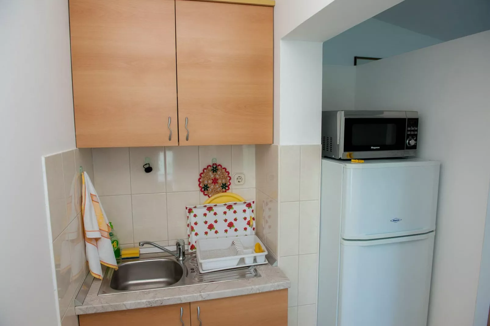 Apartments Tiho  & Jelena - Studio Apartment with Balcony and Sea View (Fureal)-Kitchen