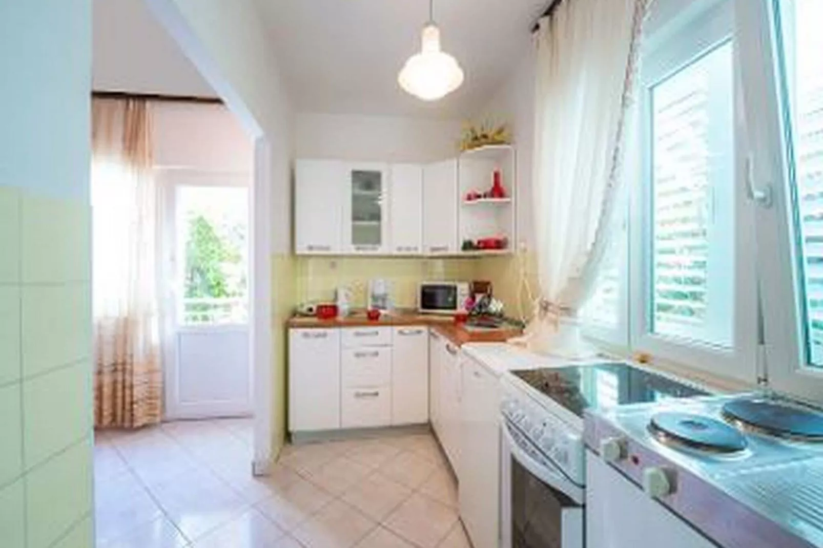 Holiday Home Lido - Three Bedroom Holiday House with Terrace-Cuisine