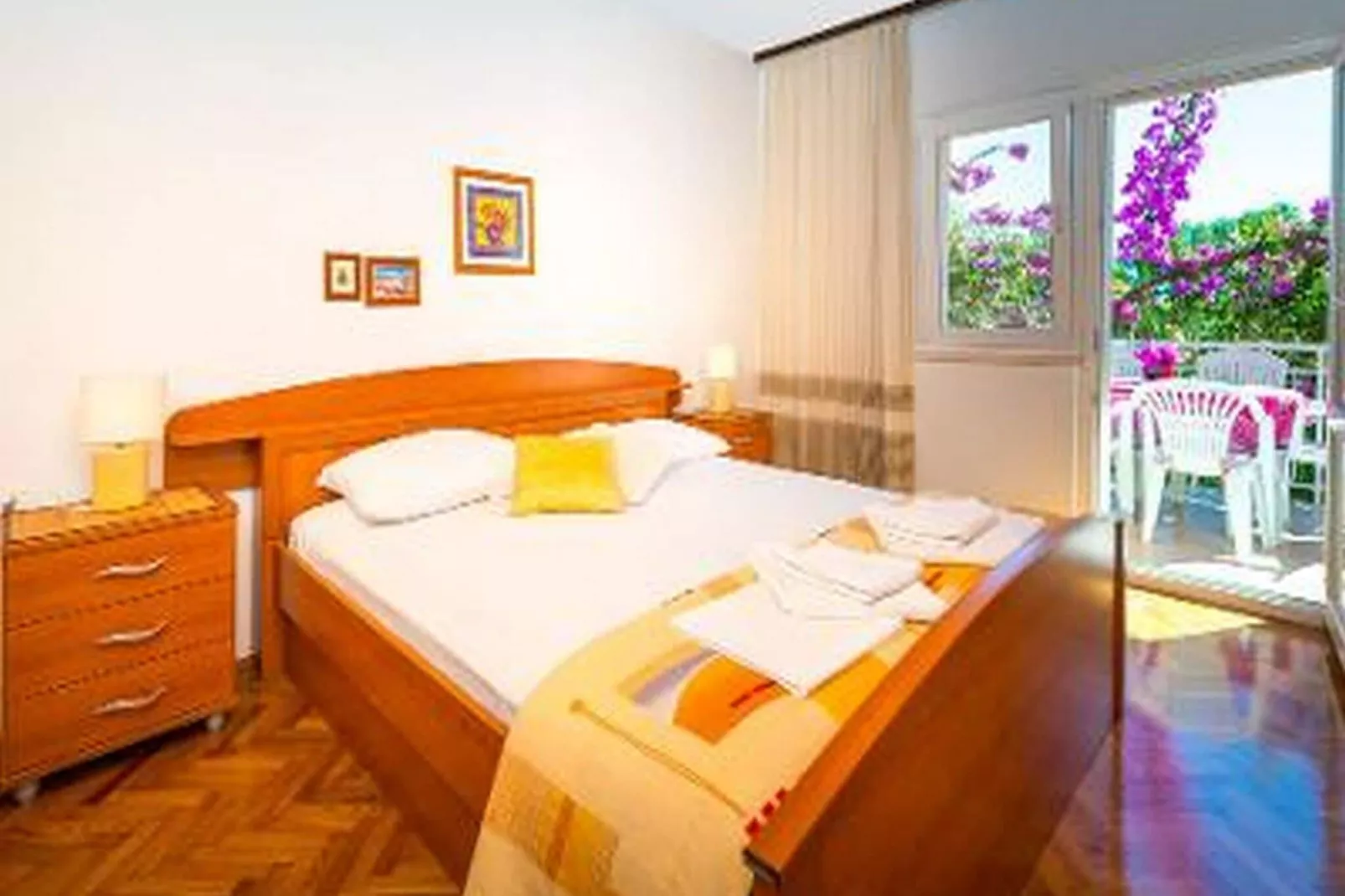 Holiday Home Lido - Three Bedroom Holiday House with Terrace-Chambre