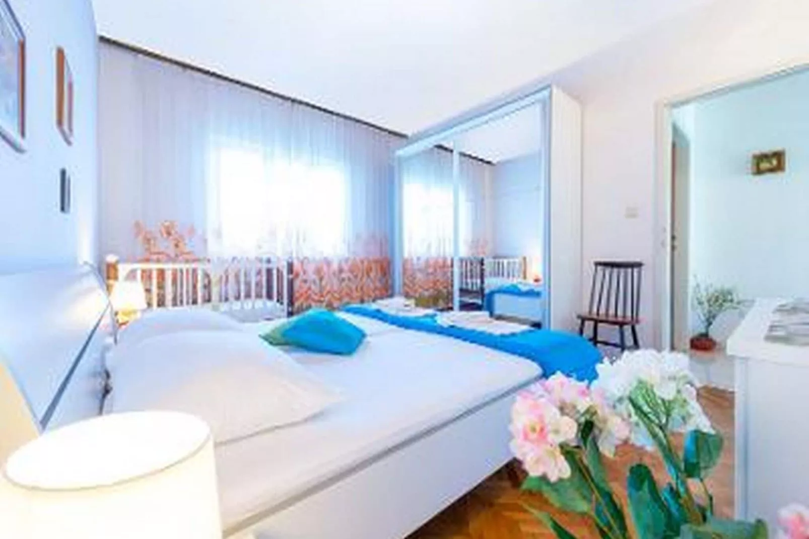 Holiday Home Lido - Three Bedroom Holiday House with Terrace-Chambre