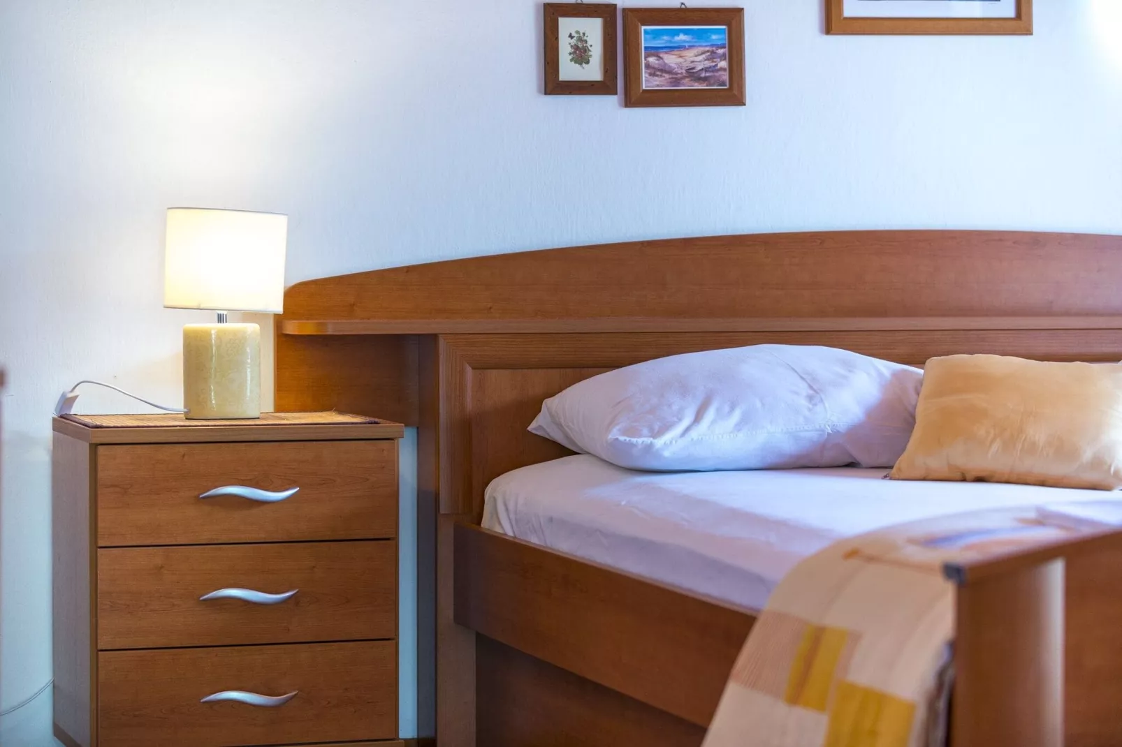 Holiday Home Lido - Three Bedroom Holiday House with Terrace-Chambre