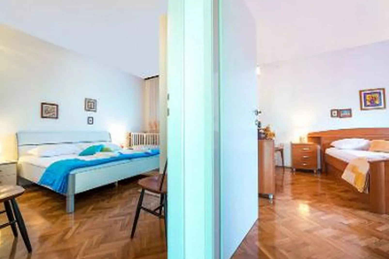 Holiday Home Lido - Three Bedroom Holiday House with Terrace-Chambre