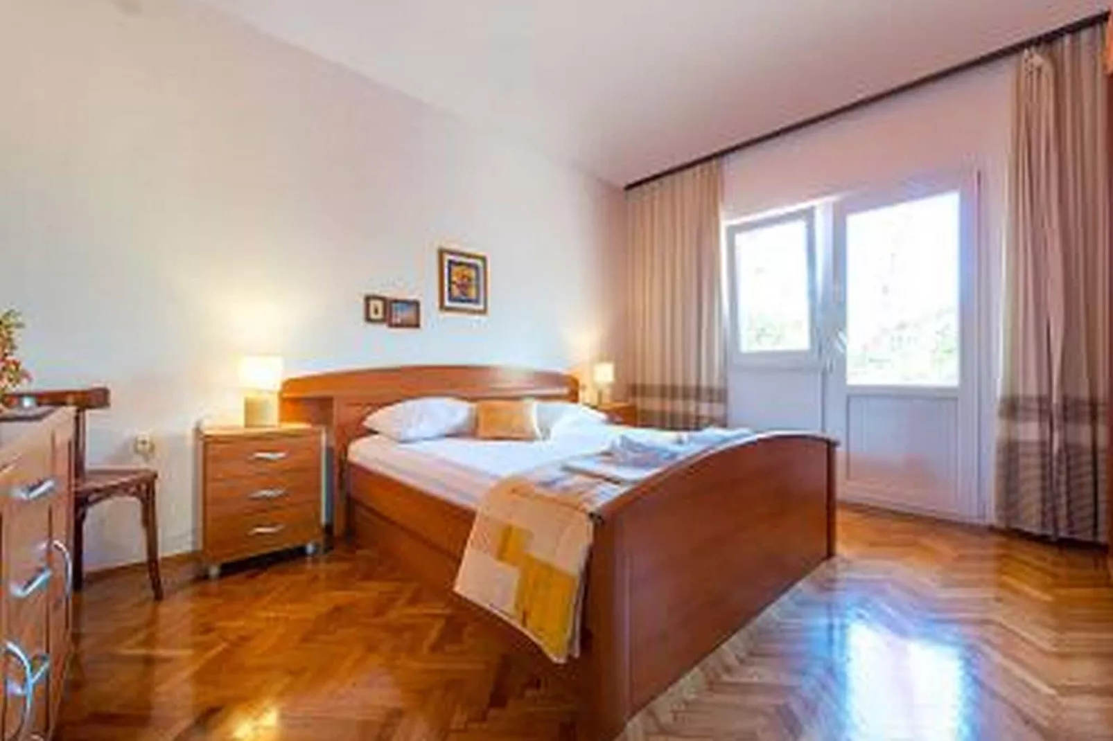 Holiday Home Lido - Three Bedroom Holiday House with Terrace-Chambre