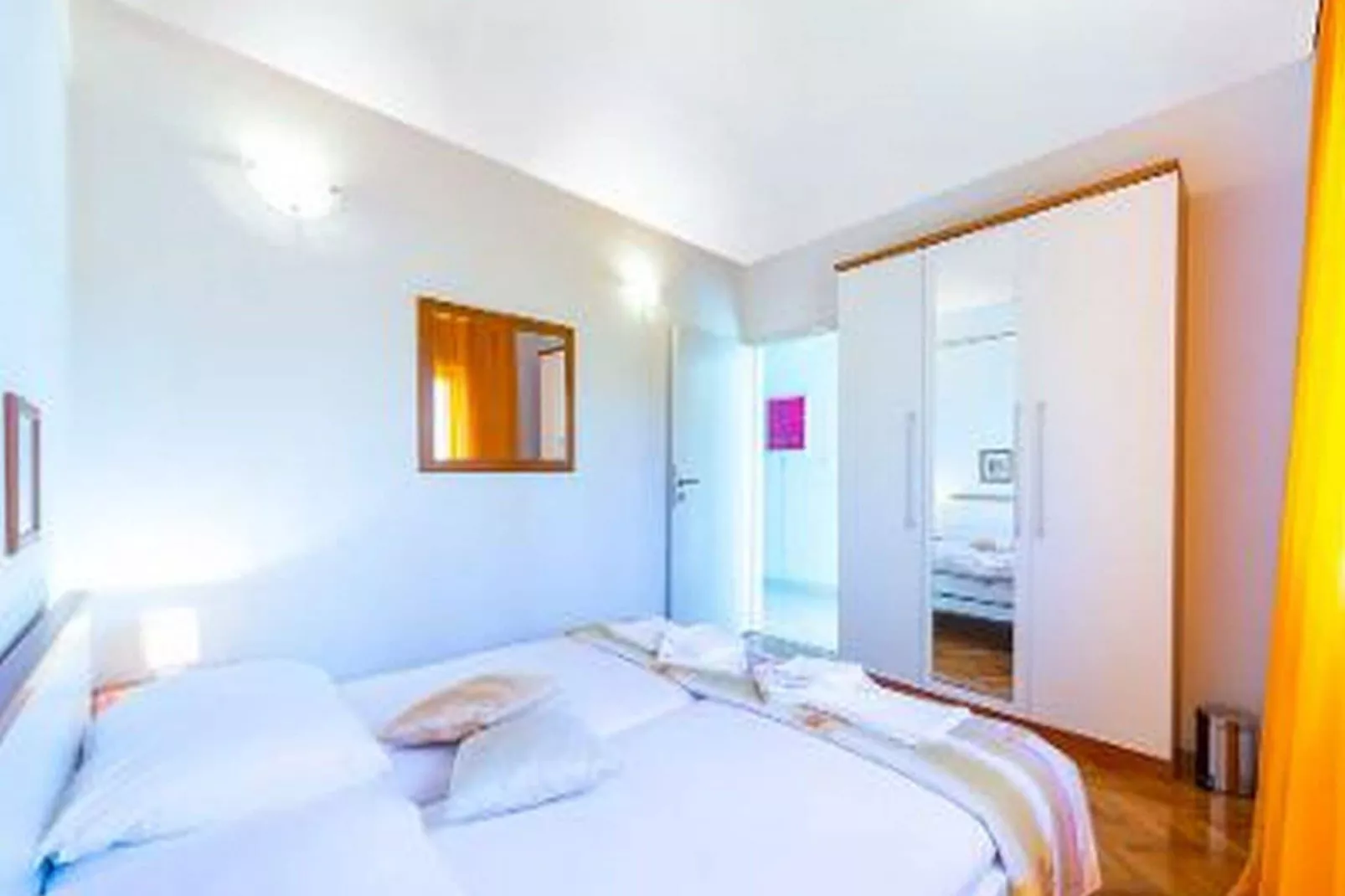 Holiday Home Lido - Three Bedroom Holiday House with Terrace-Chambre